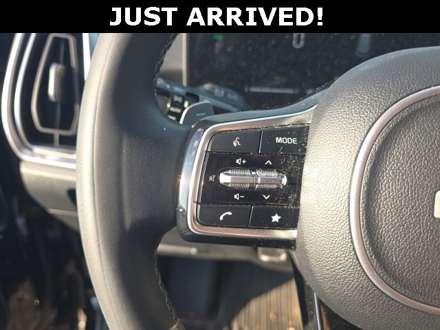 Used 2025 Kia Sorento EX image 14