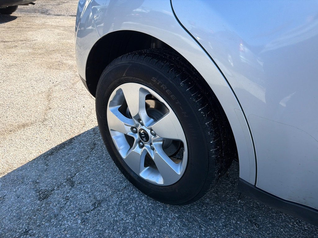 Used 2017 Kia Soul FWD image 17