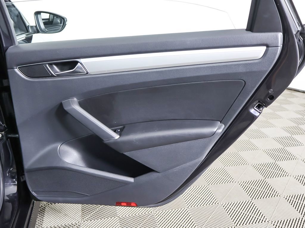 Used 2019 Volkswagen Passat 2.0T Wolfsburg FWD image 26
