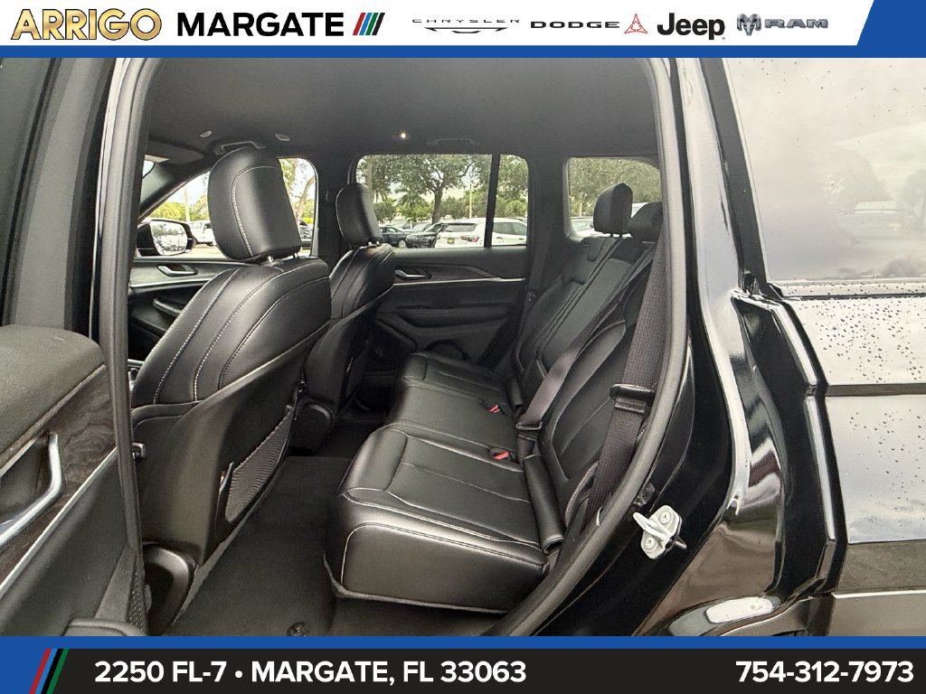 Certified 2025 Jeep Grand Cherokee Limited RWD image 11
