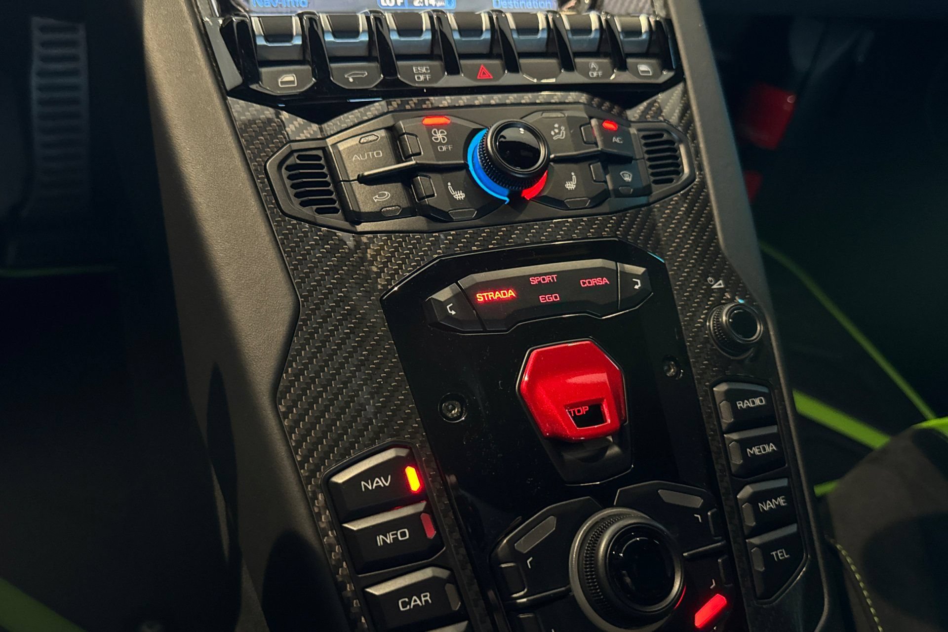 Used 2020 Lamborghini Aventador SVJ AWD/4WD image 23