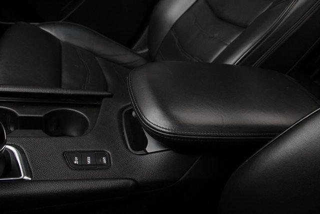 Used 2017 Cadillac XT5 Platinum image 20