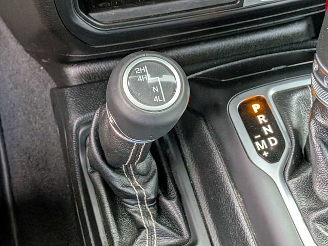 Used 2020 Jeep Gladiator Overland AWD/4WD image 25
