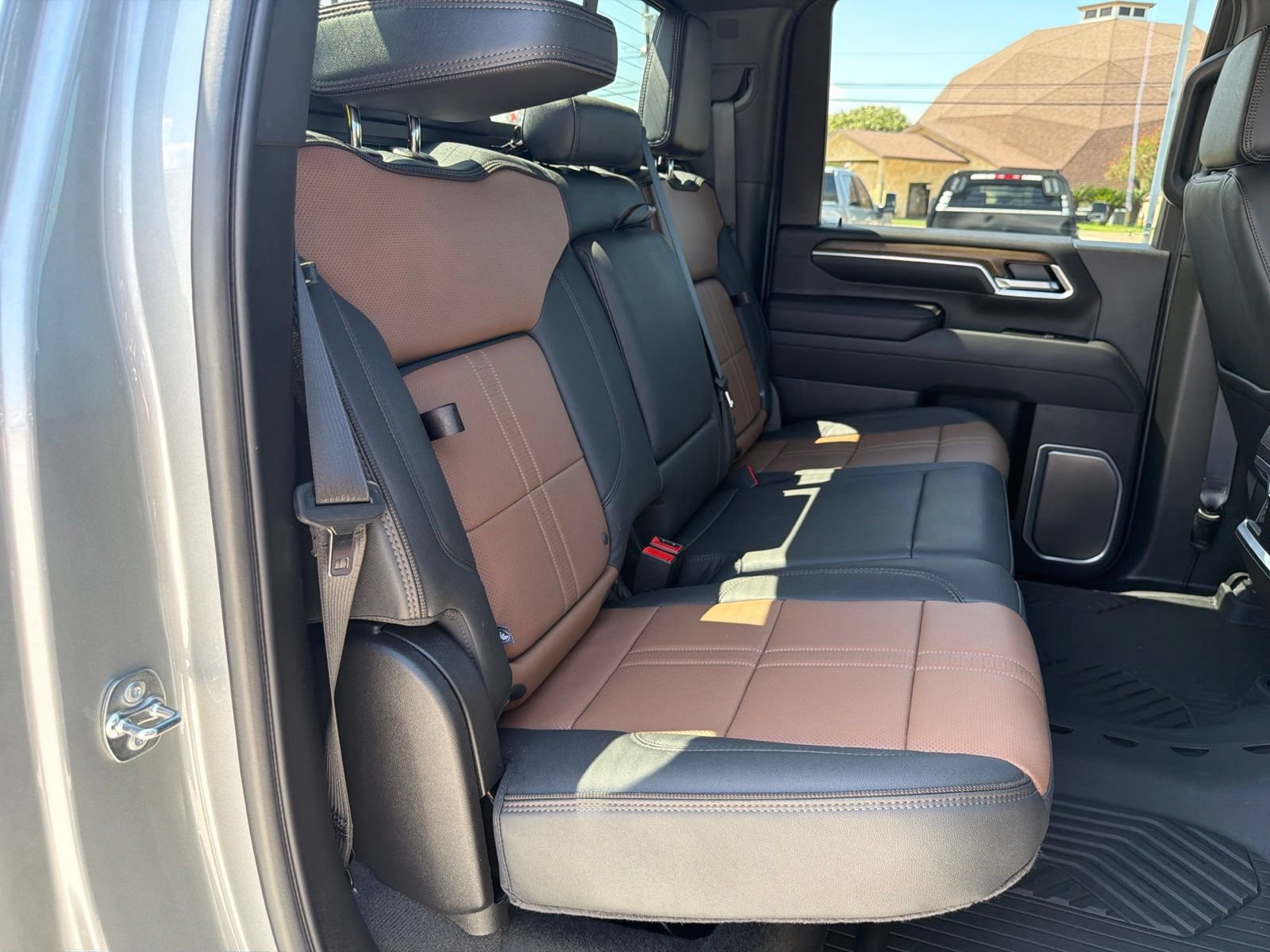 Used 2026 Chevrolet Silverado 2500 High Country w/ High Country Premium Package AWD/4WD image 16