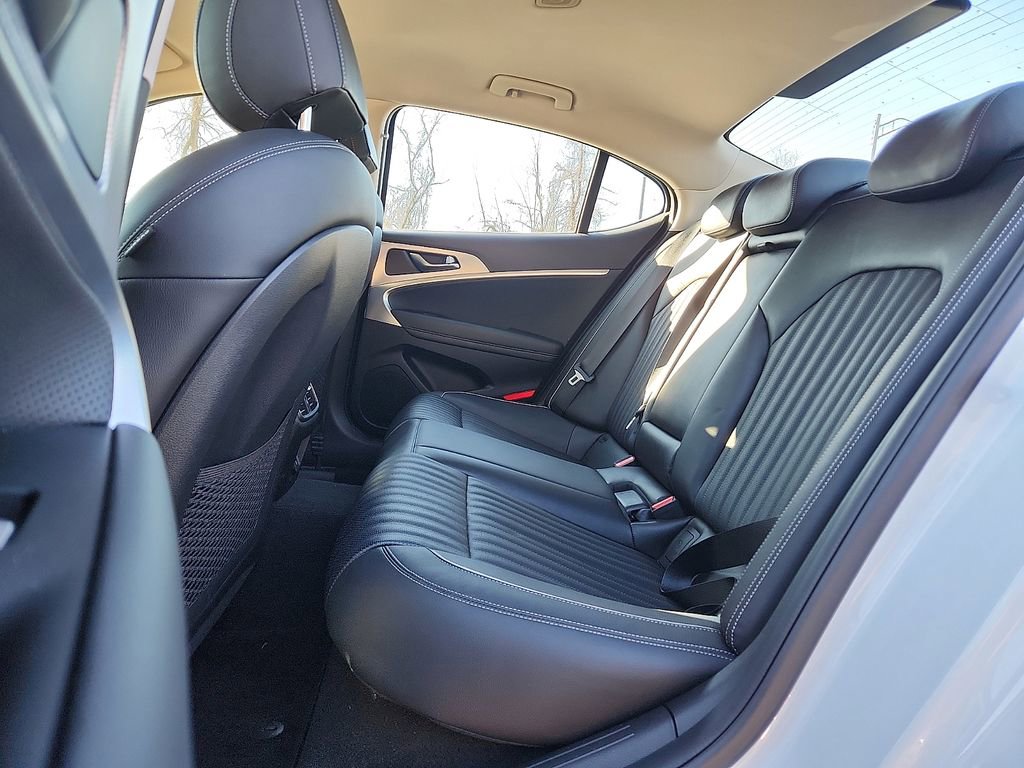 Used 2022 Genesis G70 3.3T image 10