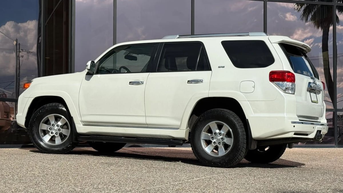 Used 2012 Toyota 4Runner SR5 w/ Premium Pkg AWD/4WD image 6