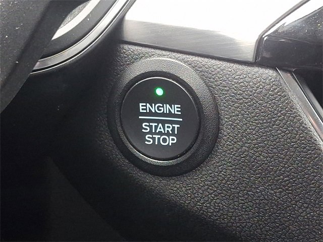 Used 2022 Ford Escape Titanium image 23