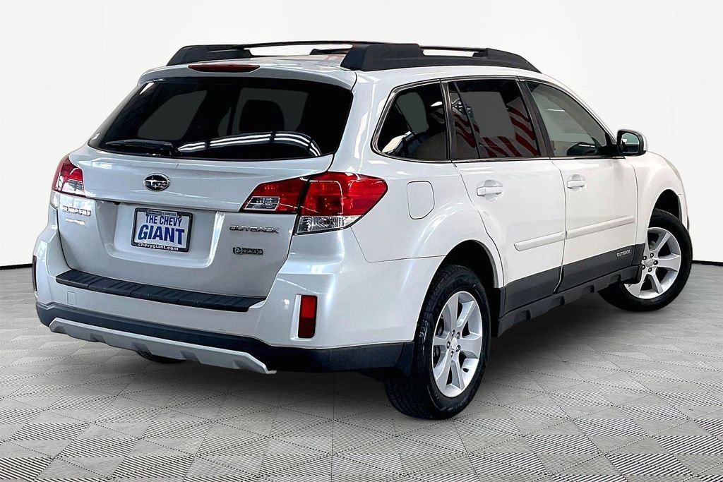 Used 2013 Subaru Outback 2.5i Premium AWD/4WD image 7