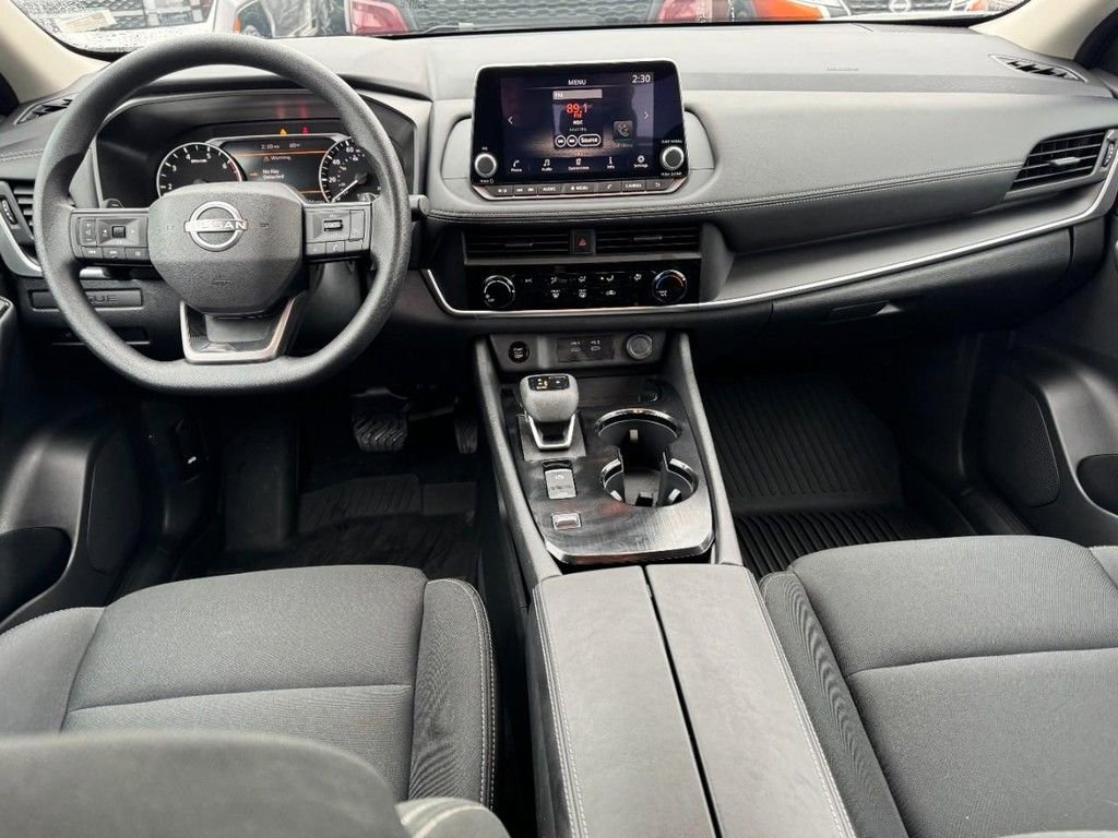 Used 2025 Nissan Rogue S image 11