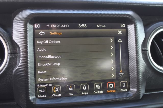 Used 2021 Jeep Wrangler Unlimited Sahara image 35