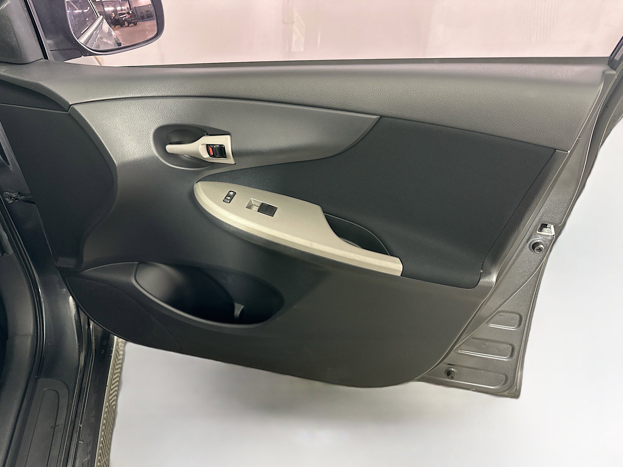Used 2010 Toyota Corolla S FWD image 28