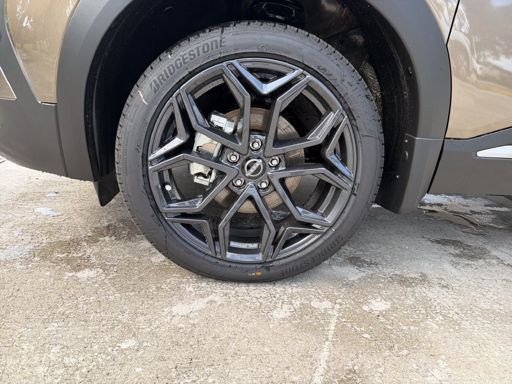 New 2026 Nissan Kicks SR FWD image 12