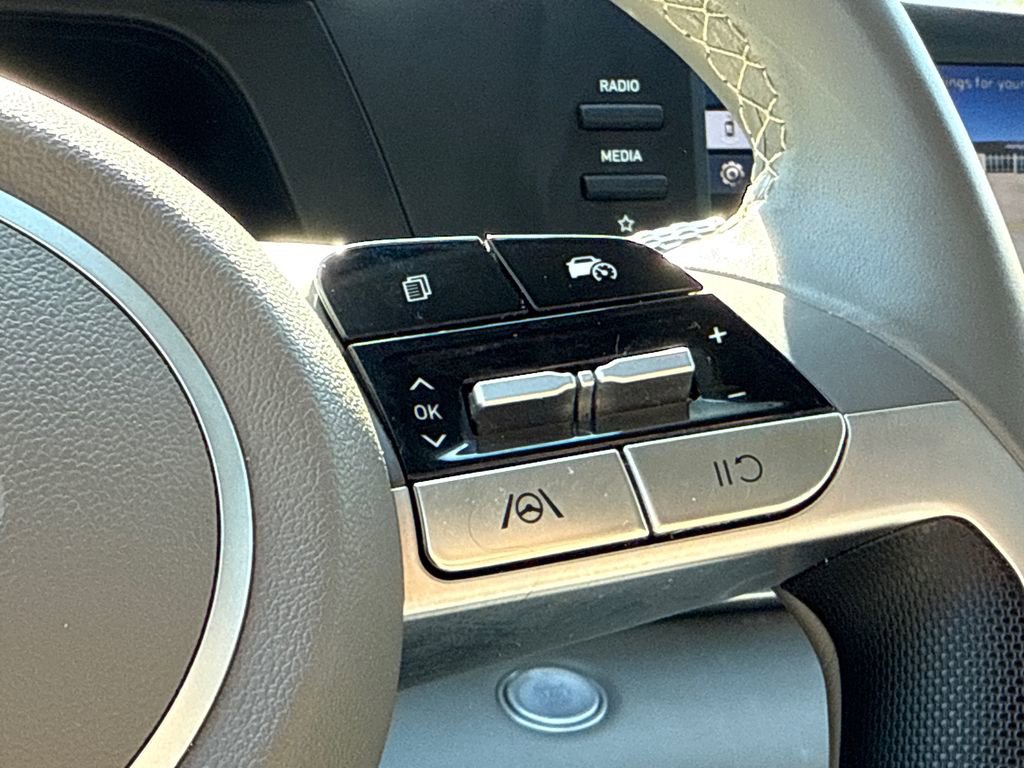 Certified 2025 Hyundai Elantra Sport FWD image 27