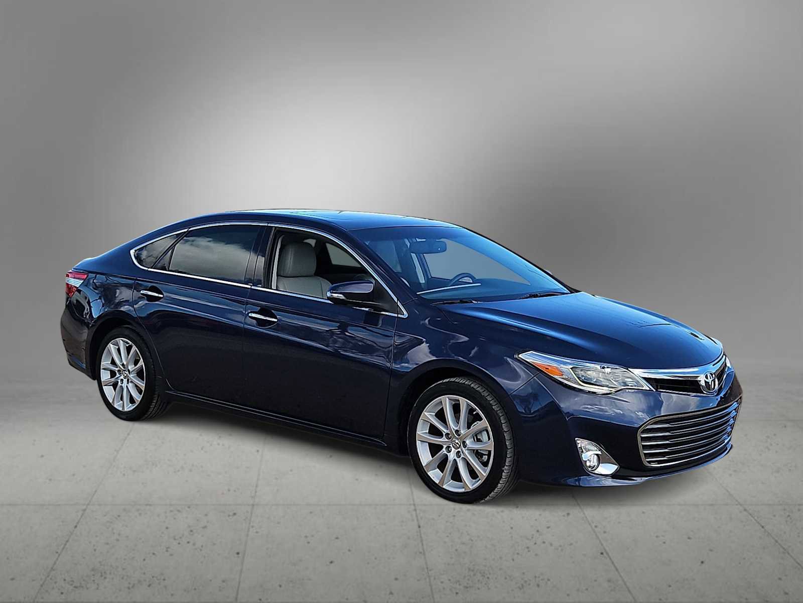 Used 2014 Toyota Avalon Limited image 2