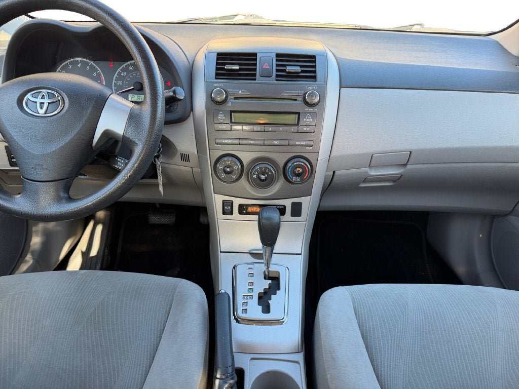 Used 2011 Toyota Corolla LE FWD image 12