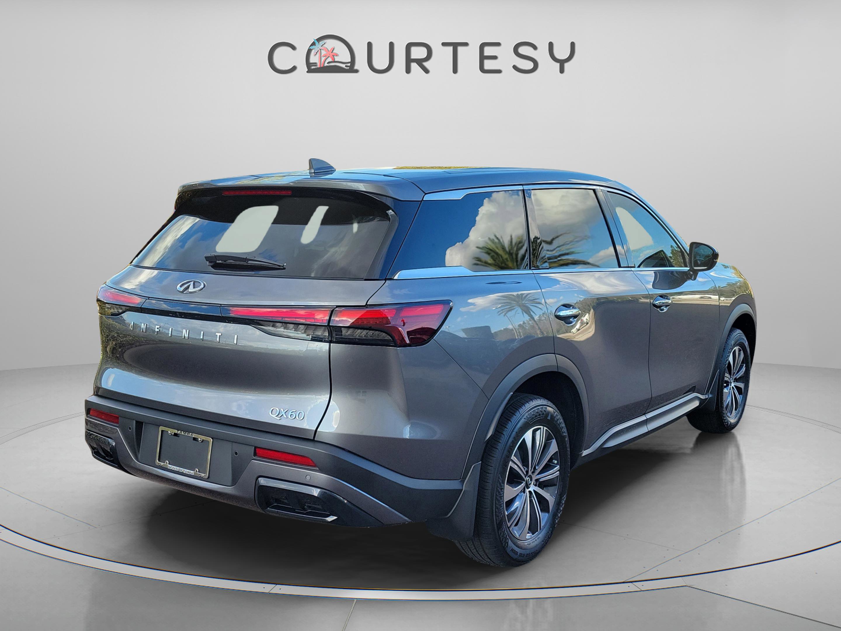 Certified 2025 INFINITI QX60 Pure image 4
