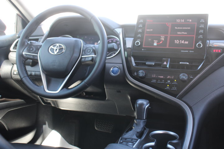 Certified 2021 Toyota Camry XLE FWD image 24