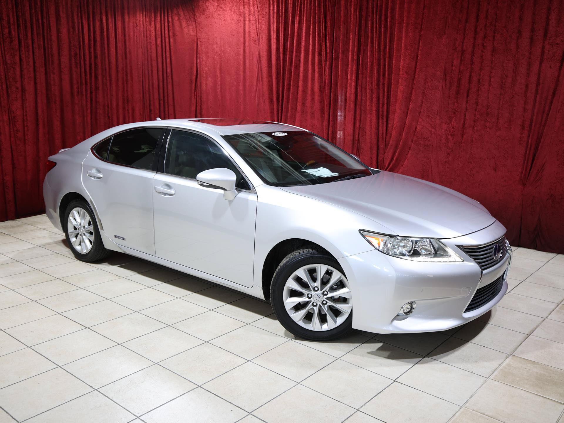 Used 2014 Lexus ES 300h w/ Luxury Package w/Bamboo Trim FWD image 2