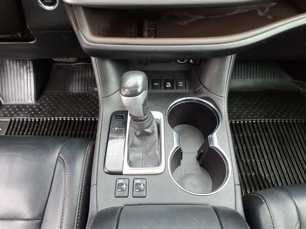 Used 2017 Toyota Highlander XLE image 27