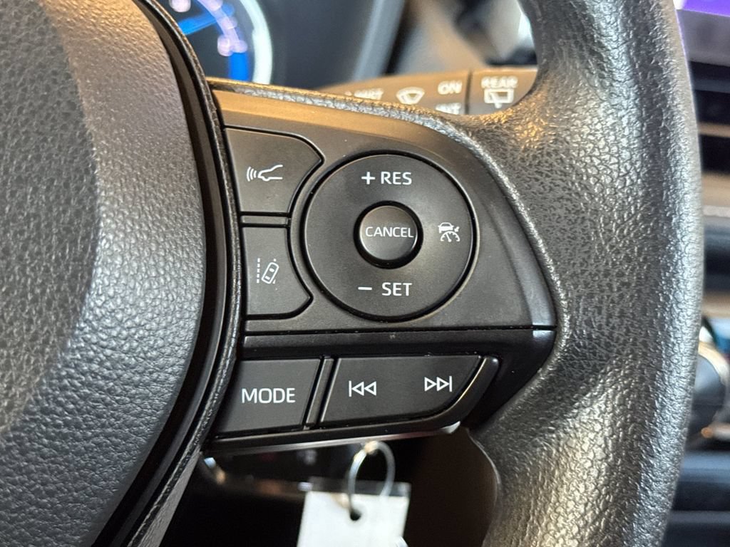 Used 2024 Toyota RAV4 LE AWD/4WD image 30