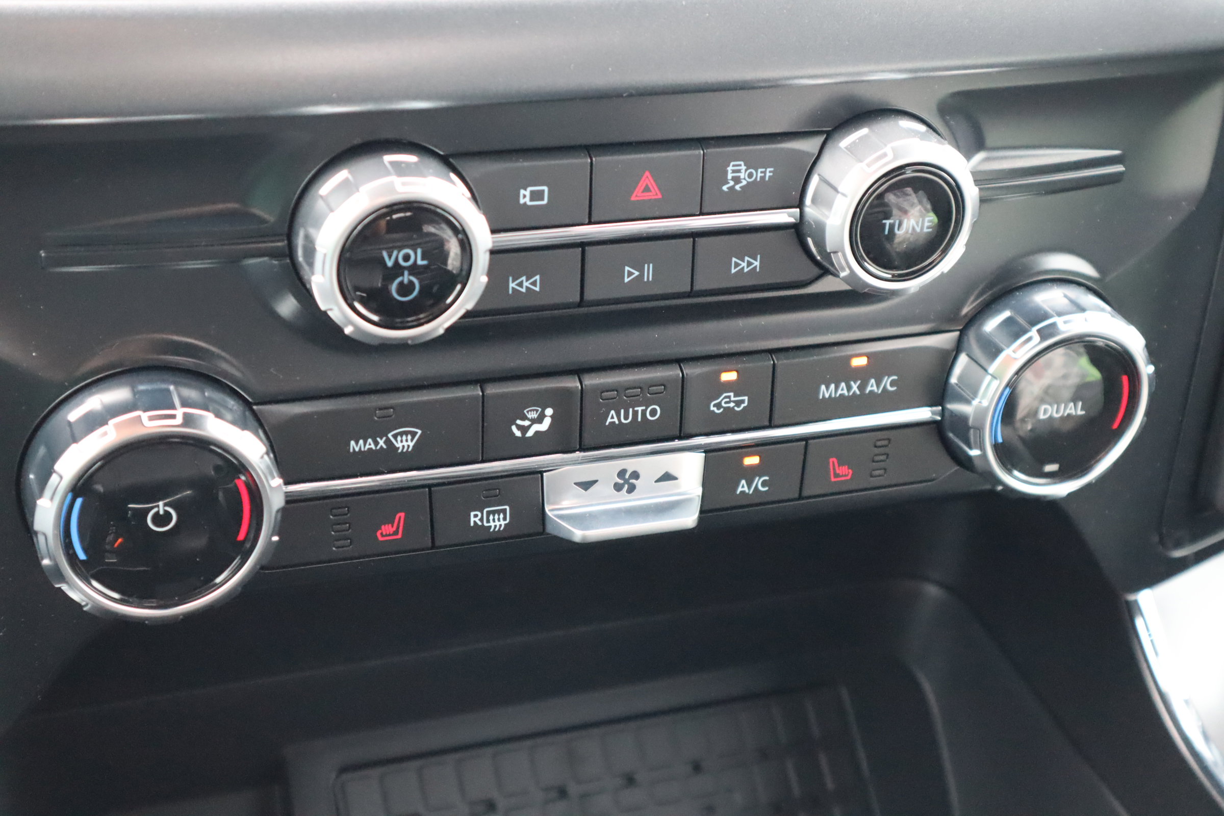 New 2025 Ford F150 XLT w/ Equipment Group 302A MID image 30