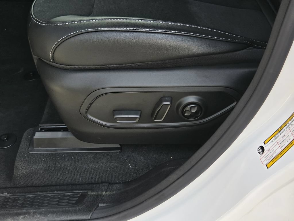 New 2026 Jeep Grand Cherokee Altitude RWD image 27