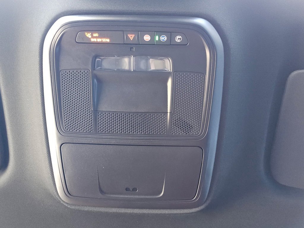 New 2026 Chevrolet Traverse LT image 18