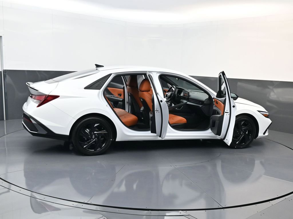 New 2026 Hyundai Elantra Sport FWD image 33