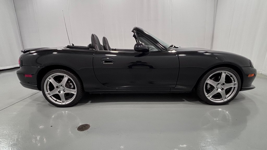 Used 2005 MAZDA MX-5 Miata MAZDASPEED RWD image 2