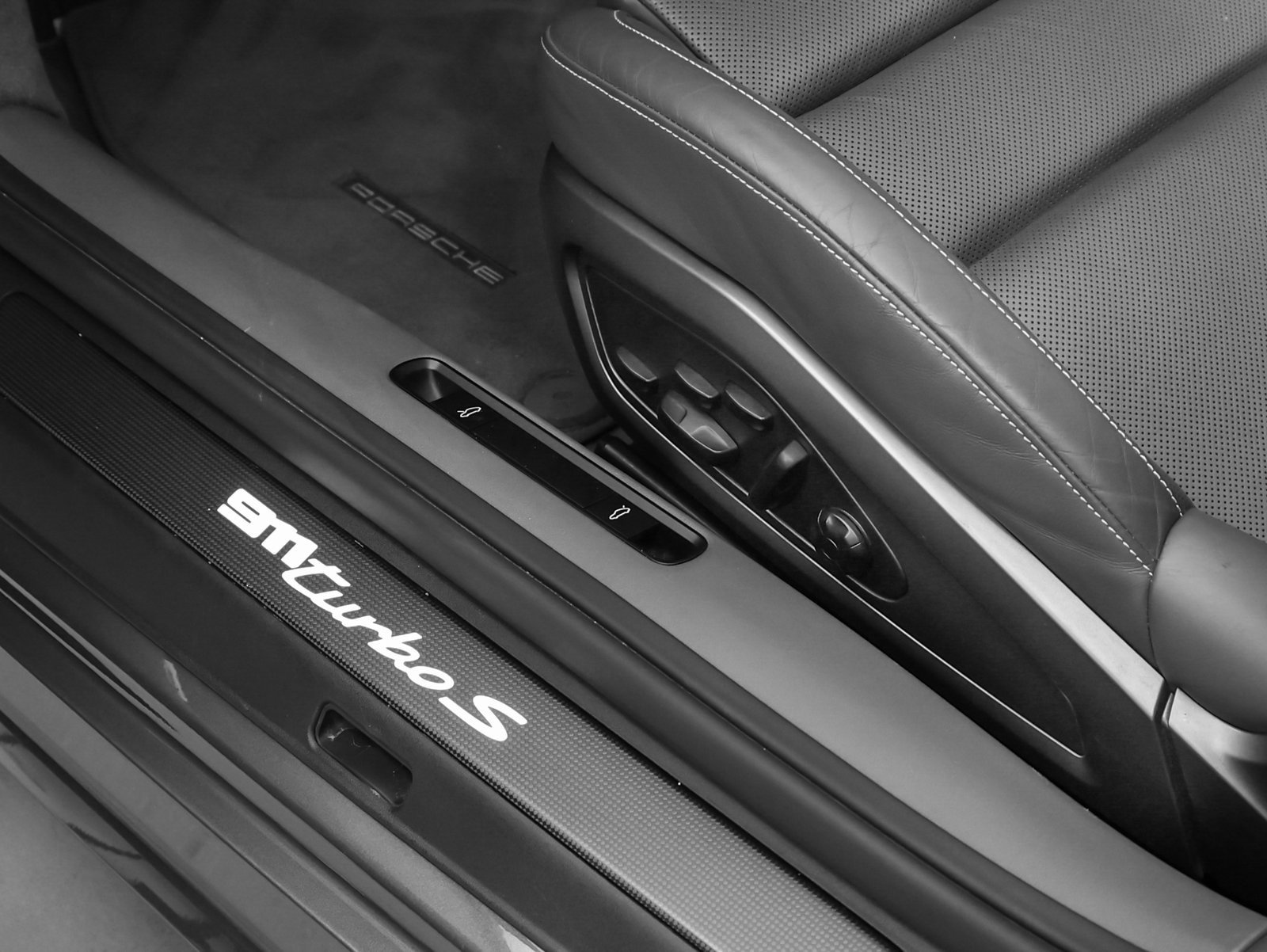 Used 2021 Porsche 911 Turbo S image 44