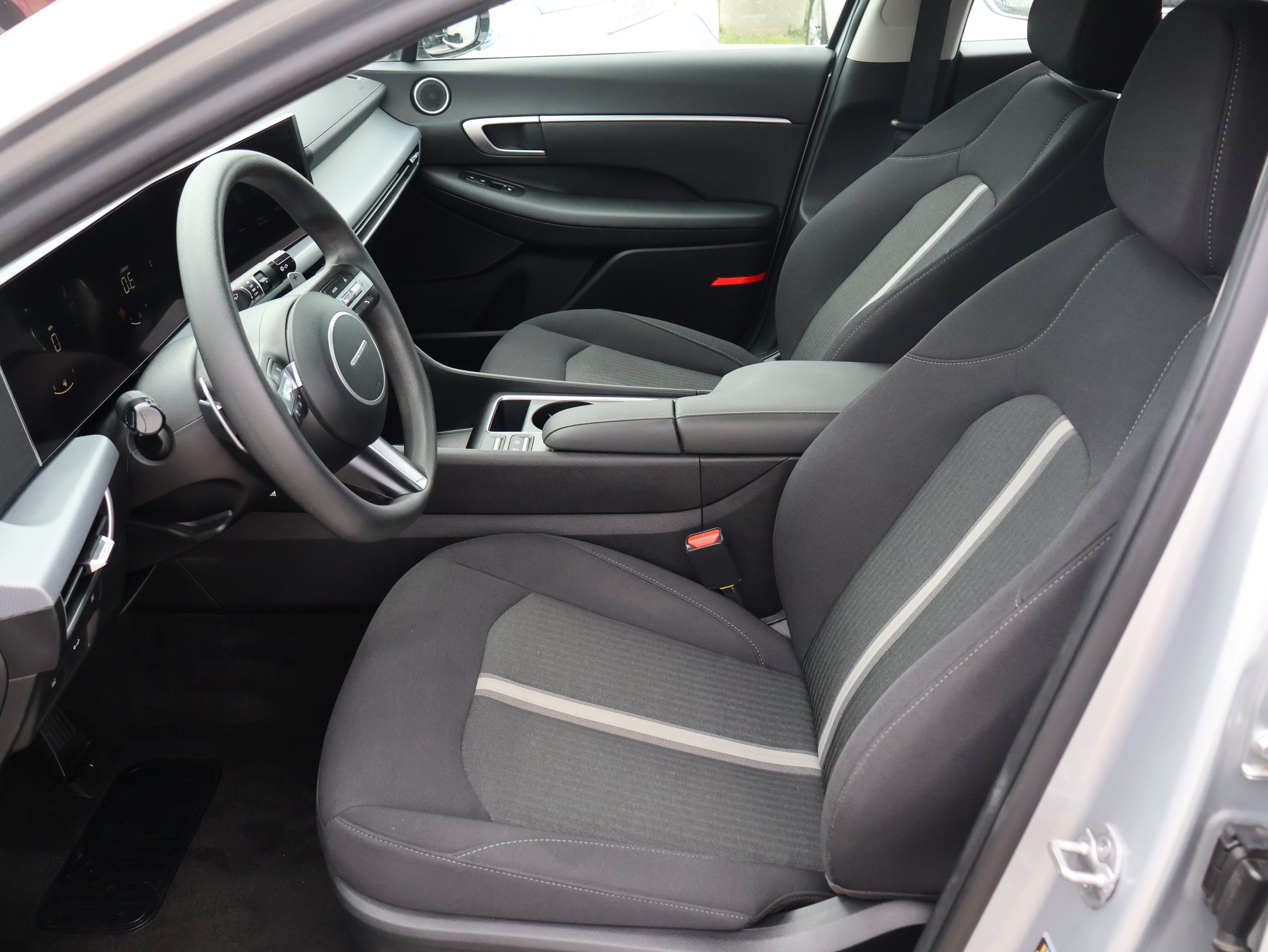 Used 2025 Hyundai Sonata SEL FWD image 22