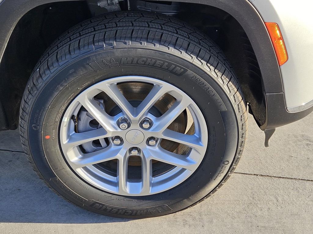 New 2026 Jeep Grand Cherokee L Laredo RWD image 7