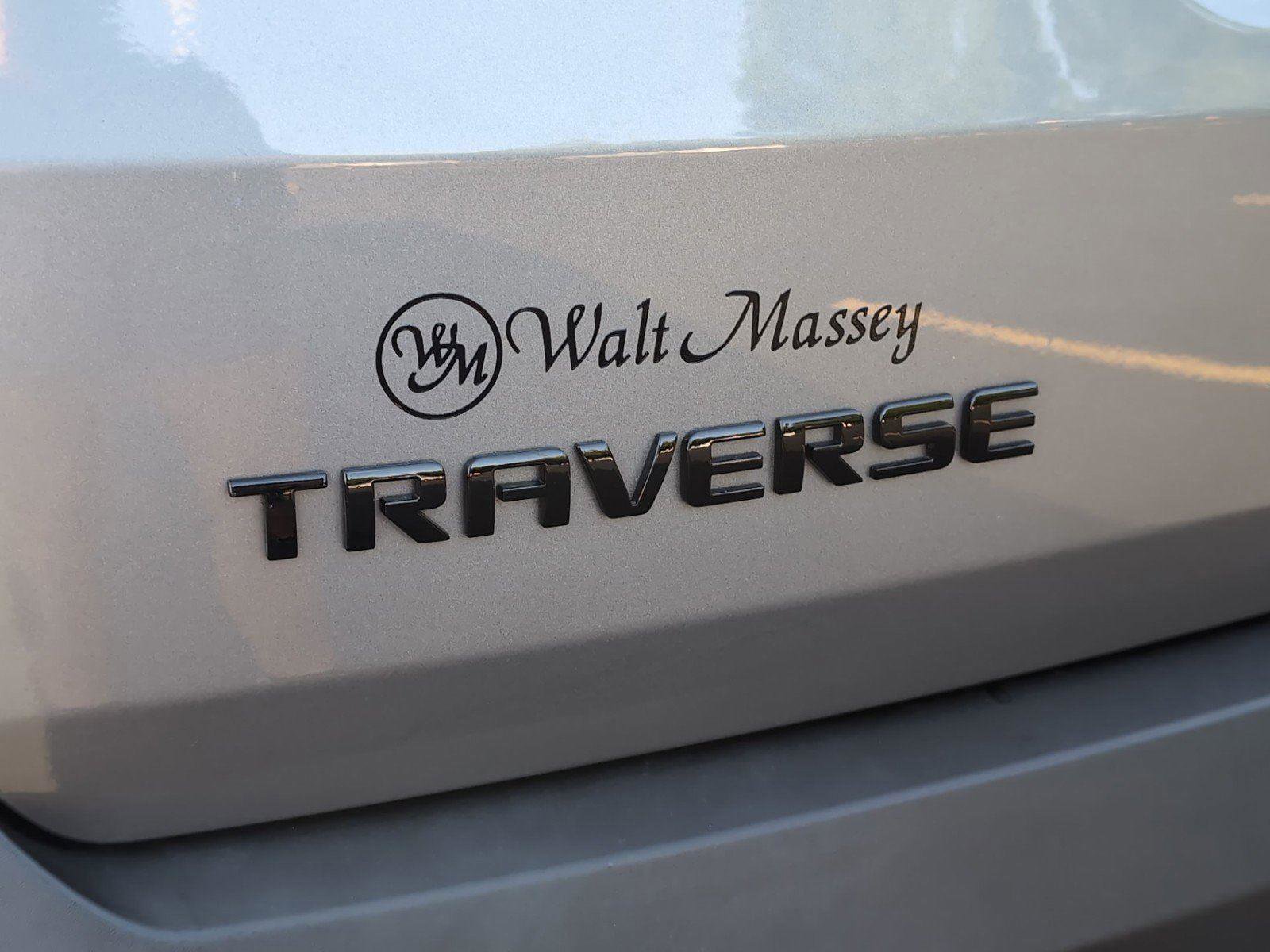 Used 2023 Chevrolet Traverse RS FWD image 34