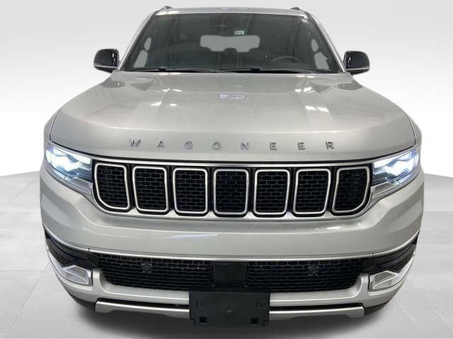 Used 2024 Jeep Wagoneer L Series II w/ Flexible Seating Group AWD/4WD image 2