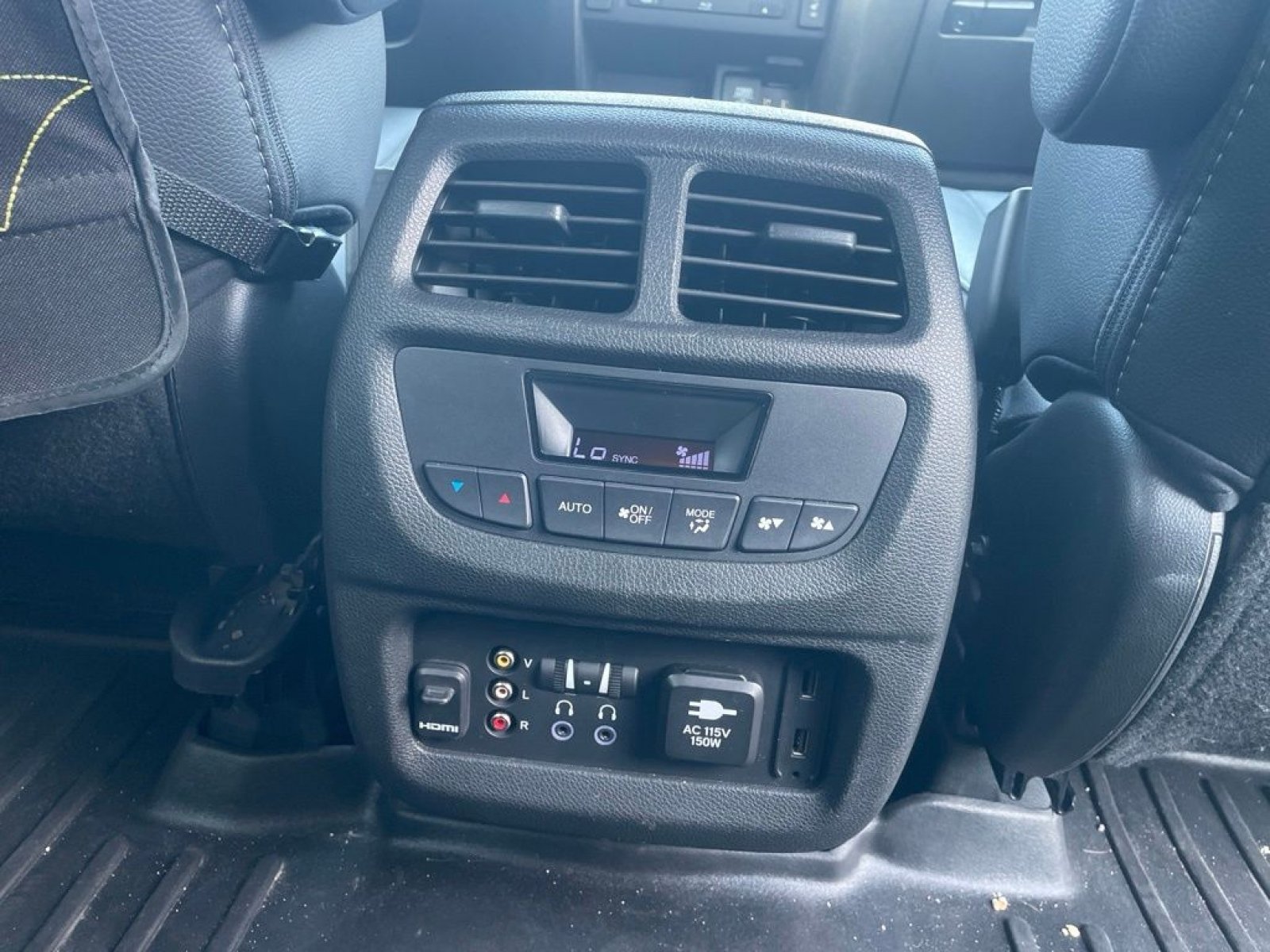 Used 2017 Honda Pilot Touring image 23