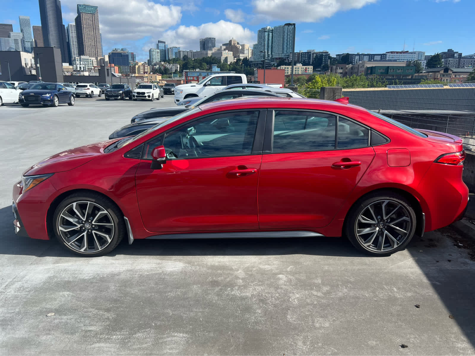 Used 2021 Toyota Corolla SE FWD image 1