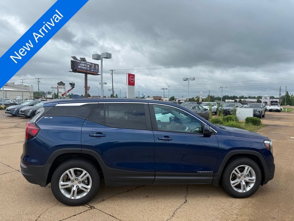 Used 2022 GMC Terrain SLE FWD image 6