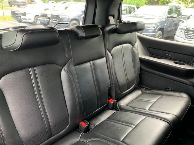 Used 2024 Jeep Wagoneer Series II w/ Flexible Seating Group AWD/4WD image 15