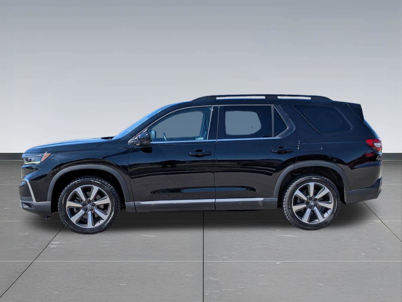 Used 2023 Honda Pilot Elite image 2