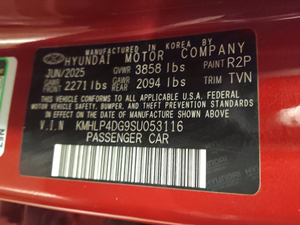 Used 2025 Hyundai Elantra Limited FWD image 33