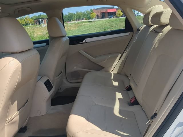 Used 2013 Volkswagen Passat 2.5 SE FWD image 12