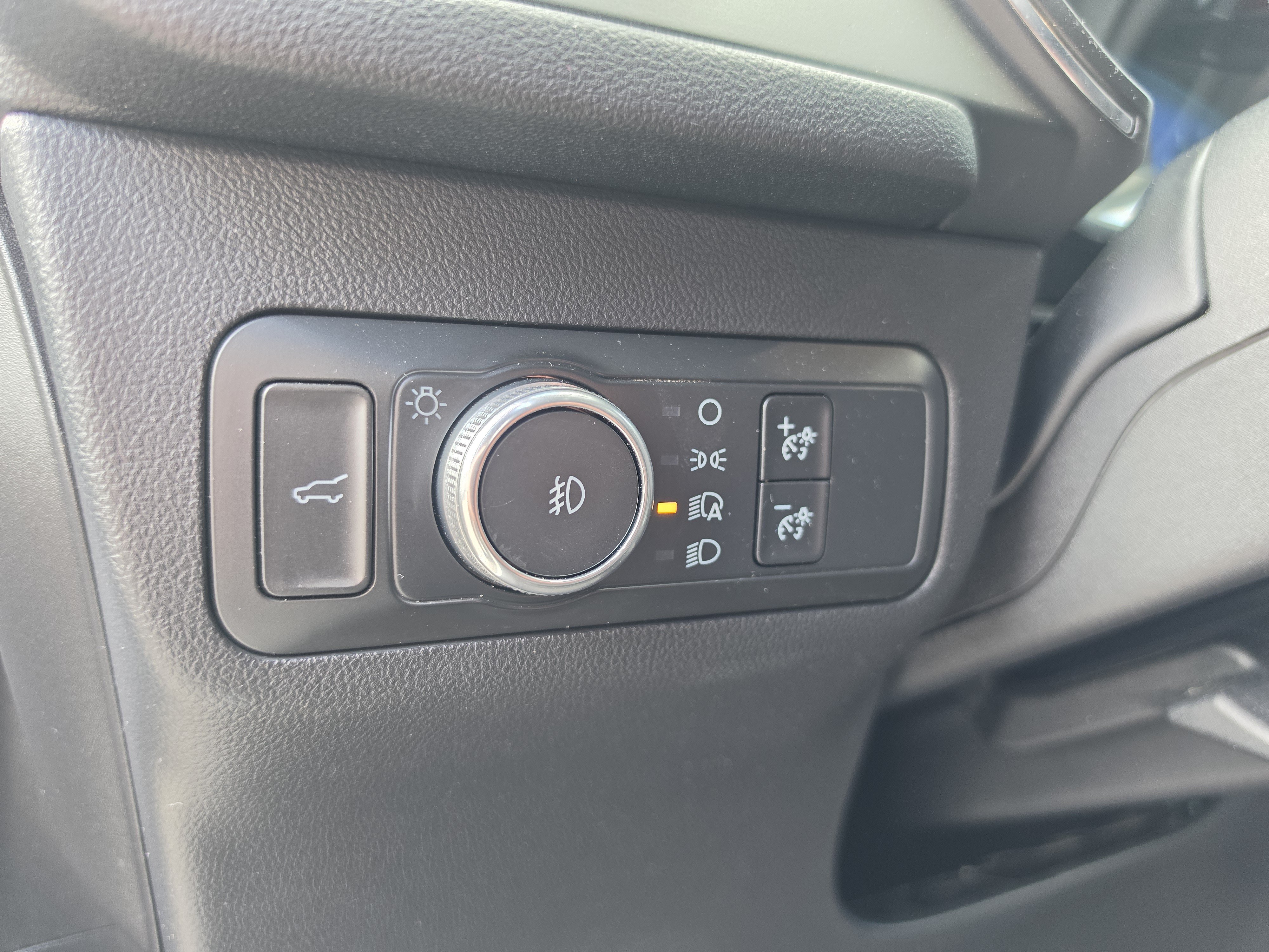 Used 2020 Ford Escape Titanium AWD/4WD image 18