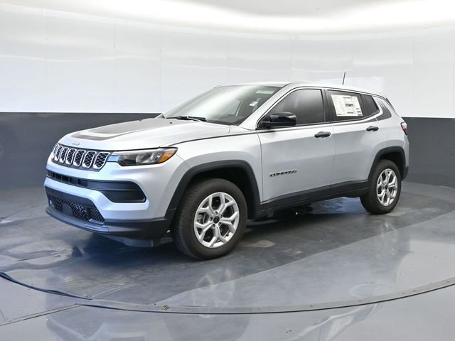 Used 2025 Jeep Compass Sport w/ Mopar Graphics Package AWD/4WD image 9
