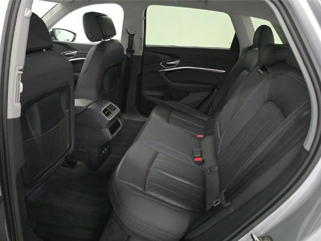 Used 2021 Audi e-tron Premium Plus w/ Premium Plus Package image 11