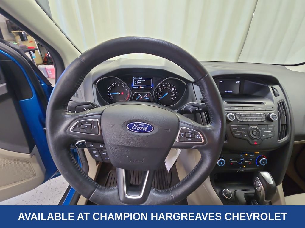 Used 2016 Ford Focus SE w/ SE Cold Weather Package FWD image 15