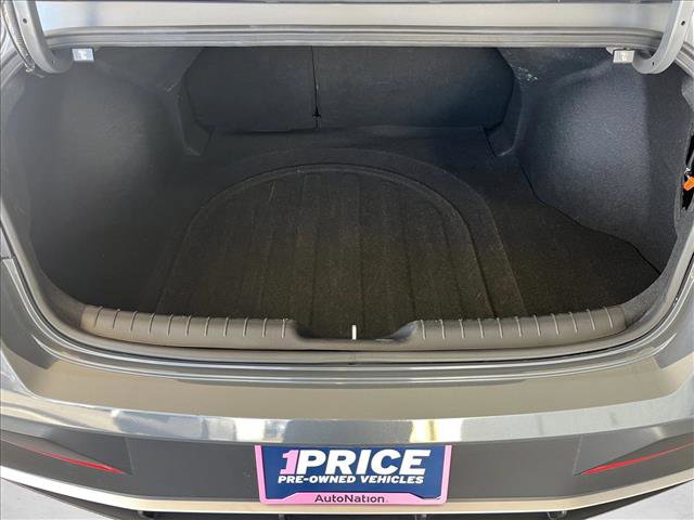 Used 2025 Hyundai Elantra SEL FWD image 21