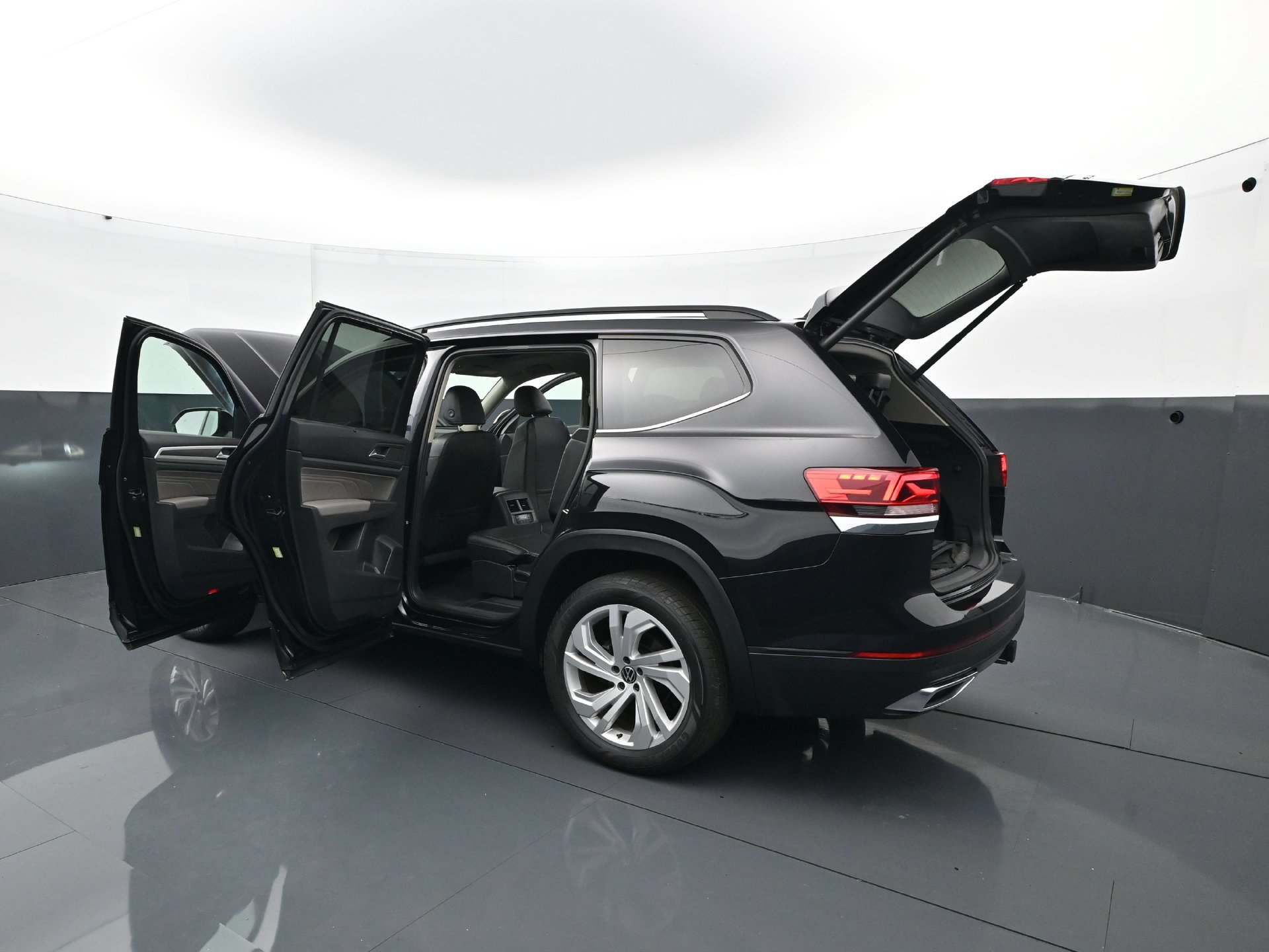 Used 2023 Volkswagen Atlas SE w/ Panoramic Sunroof Package AWD/4WD image 34