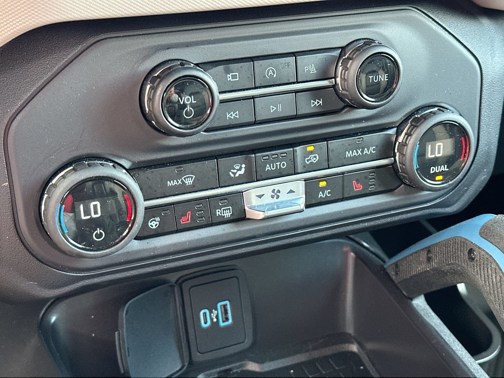 Used 2024 Ford Bronco Wildtrak AWD/4WD image 19