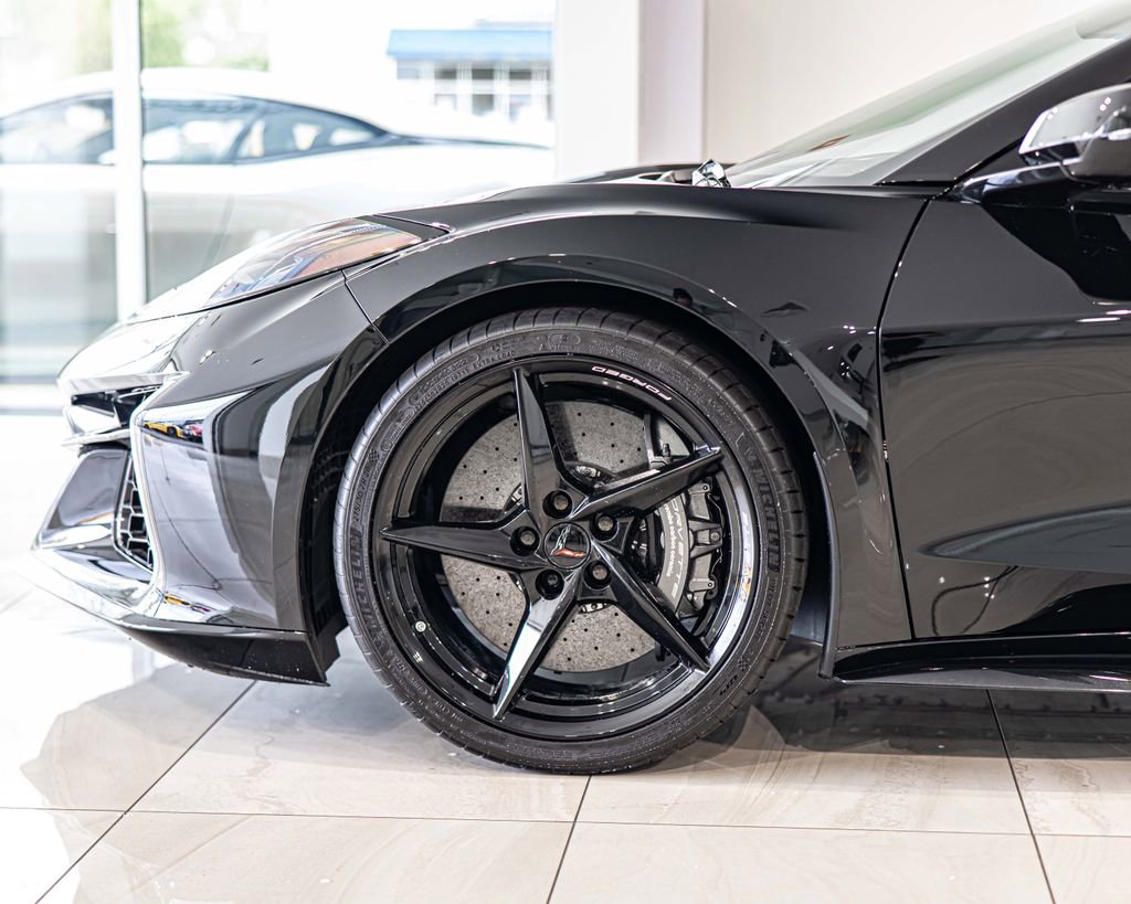 Used 2025 Chevrolet Corvette E-Ray w/ Stealth Interior Trim Package AWD/4WD image 8
