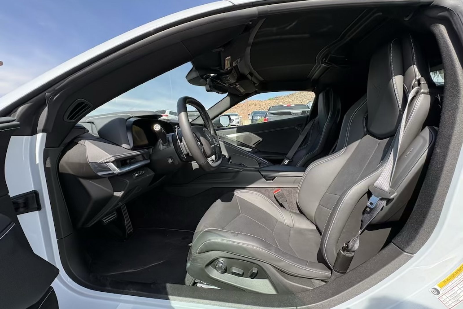 Used 2023 Chevrolet Corvette Stingray Preferred Cpe w/ Z51 Performance Package image 9